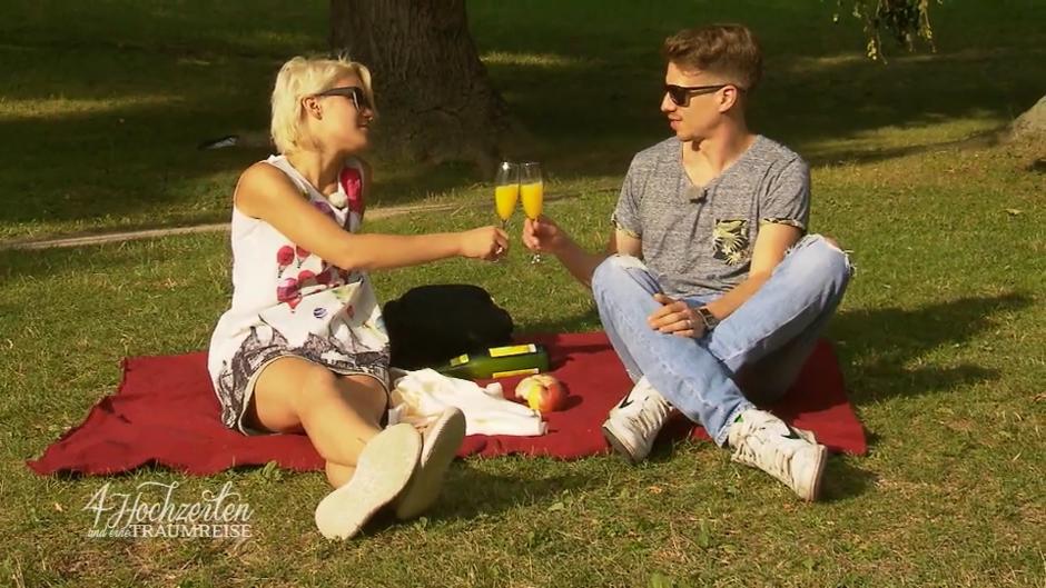 Nina und Angel lieben es zu Picknicken Nina und Angel lieben es zu Picknicken