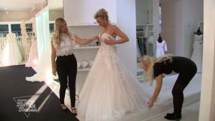 Kann sich Nicole für ein Kleid entscheiden? Kann sich Nicole für ein Kleid entscheiden?
