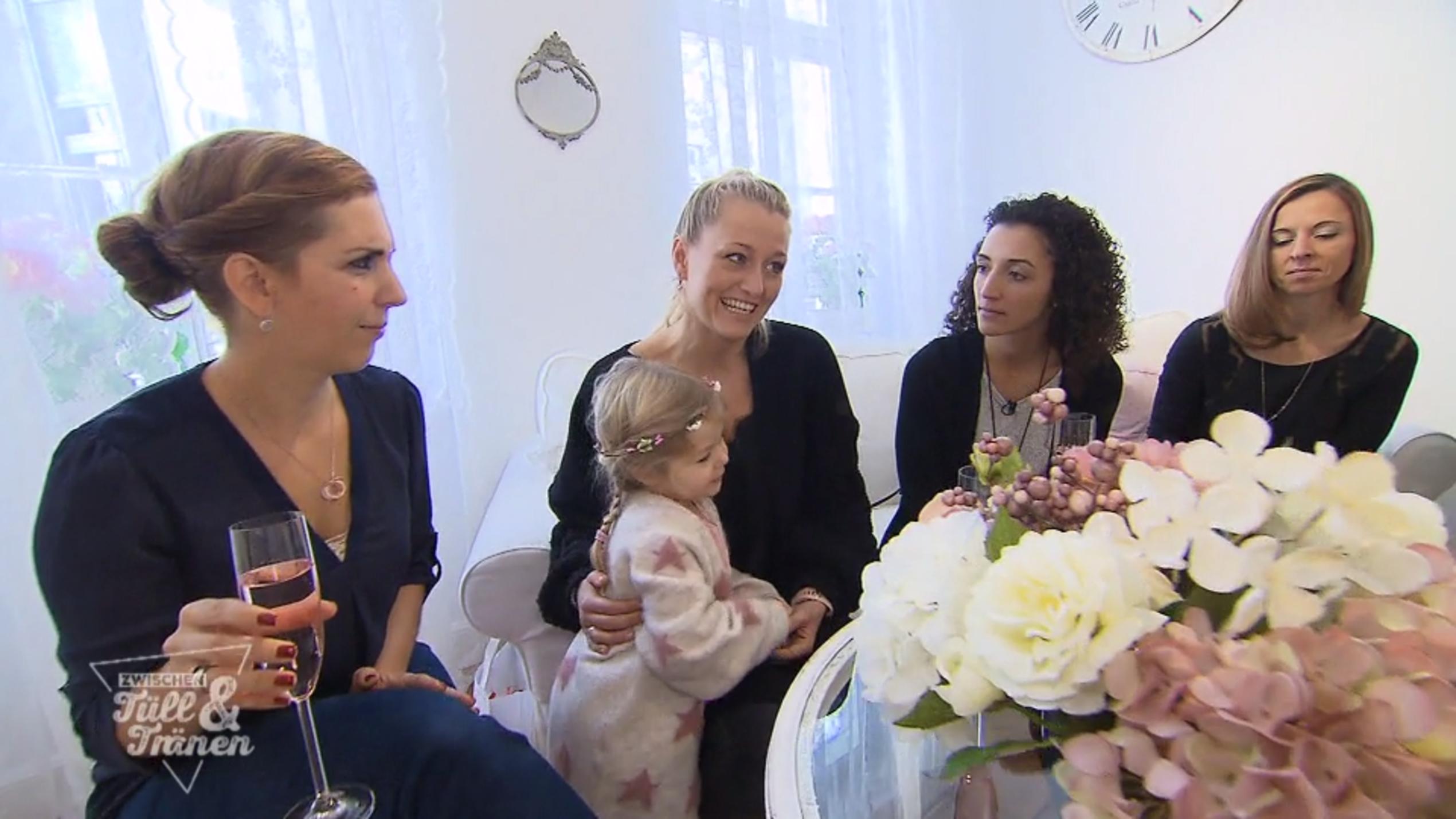Cathrin will auch für ihre Tochter ein Kleid Cathrin will auch für ihre Tochter ein Kleid