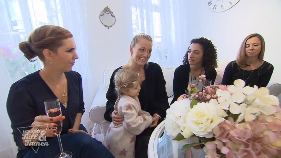 Cathrin will auch für ihre Tochter ein Kleid Cathrin will auch für ihre Tochter ein Kleid