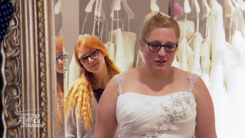 Yvonne hofft, bei Christina fündig zu werden Yvonne hofft, bei Christina fündig zu werden