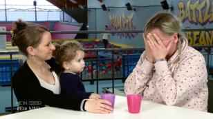 Nina wird bei der Aussprache emotional Nina wird bei der Aussprache emotional