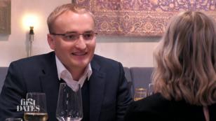 Tobias umgarnt Melli sehr vorsichtig Tobias umgarnt Melli sehr vorsichtig