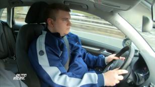 Für Alex ist Autobahnfahren der Horror Für Alex ist Autobahnfahren der Horror
