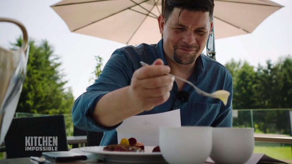 Was macht Tim Mälzer hier so glücklich? Was macht Tim Mälzer hier so glücklich?