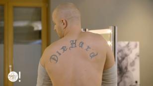 Holgers Tattoo ist ein Anker in die Vergangenheit Holgers Tattoo ist ein Anker in die Vergangenheit