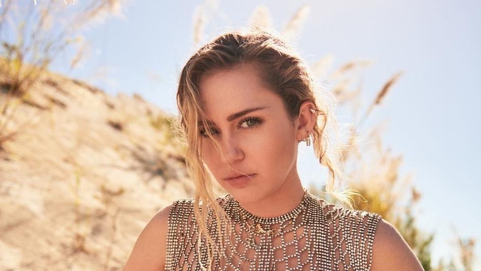 Miley Cyrus: Nackte Tatsachen in der "Vanity Fair" Miley Cyrus: Nackte Tatsachen in der "Vanity Fair"