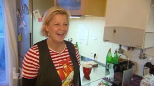 Claudia lässt die Gäste verkleidet antanzen Claudia lässt die Gäste verkleidet antanzen