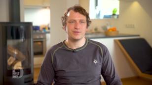 Oliver kocht sein Dinner in Höchstgeschwindigkeit Oliver kocht sein Dinner in Höchstgeschwindigkeit