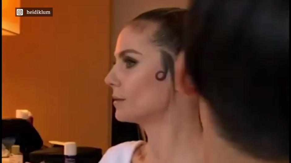 Laid Edges: Heidi Klums verrückte Locken Laid Edges: Heidi Klums verrückte Locken