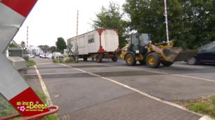 Der Zirkuswagen wird transportiert Der Zirkuswagen wird transportiert
