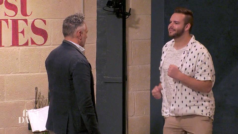 Jonathan zeigt Roland seine Zumba Moves Jonathan zeigt Roland seine Zumba Moves