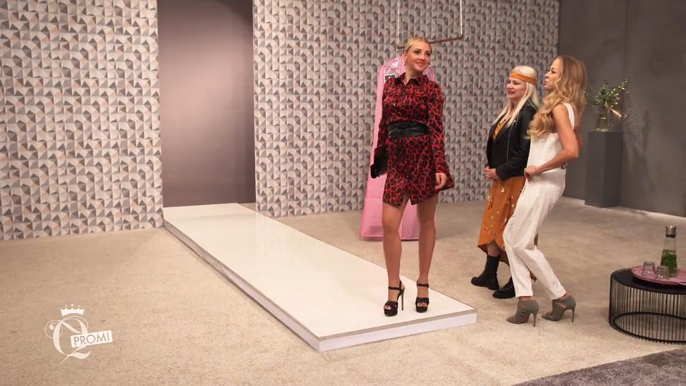 So sexy zeigt sich Evelyn Burdecki auf dem Catwalk So sexy zeigt sich Evelyn Burdecki auf dem Catwalk