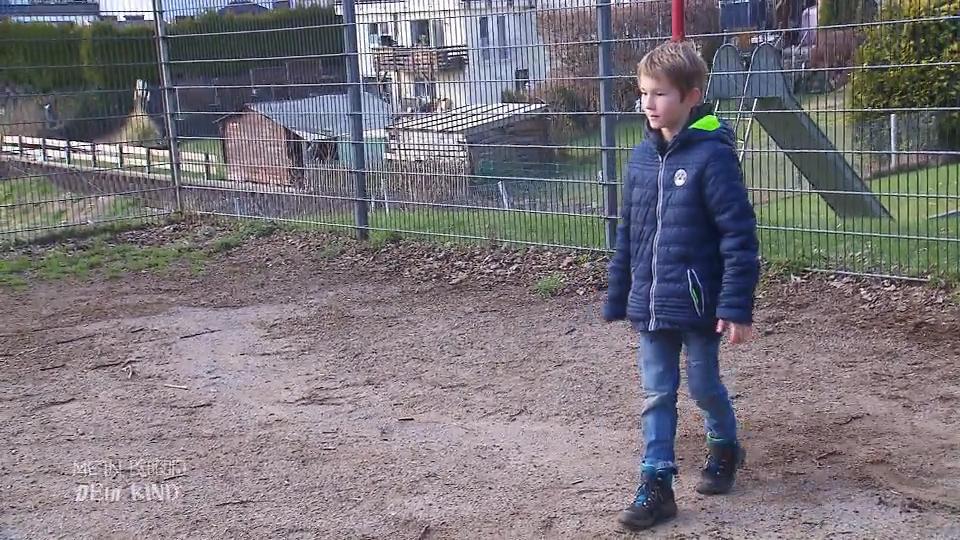 Colin darf alleine spielen gehen Colin darf alleine spielen gehen