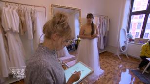 Carola bastelt Melissas Traumkleid zusammen Carola bastelt Melissas Traumkleid zusammen