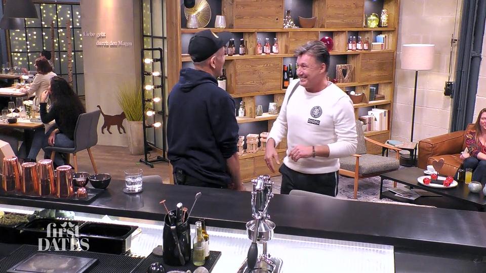 Richard ist beeindruckt von Franks Ausstrahlung Richard ist beeindruckt von Franks Ausstrahlung