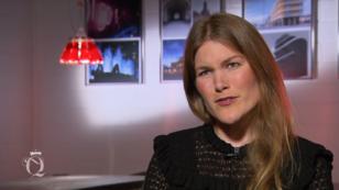Kirsten kritisiert so einiges Caros Outfit Kirsten kritisiert so einiges Caros Outfit