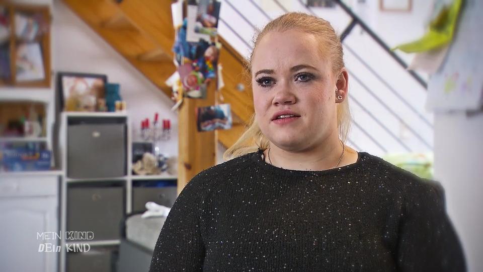 Kerstin hat mit 25 keine Familie mehr Kerstin hat mit 25 keine Familie mehr