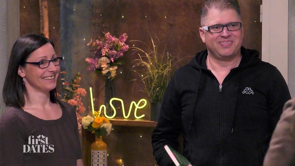 Jörn ist von Nadins Erscheinung hin und weg Jörn ist von Nadins Erscheinung hin und weg