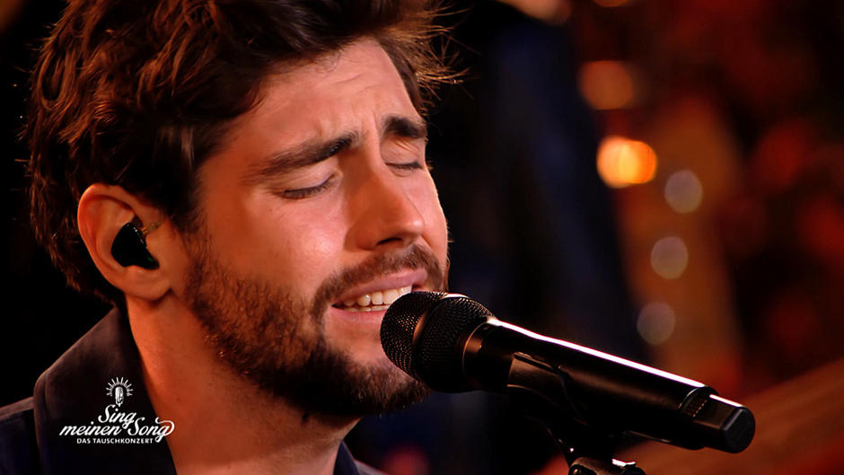 Alvaro Soler bekommt ihre Penny Whistle Alvaro Soler bekommt ihre Penny Whistle