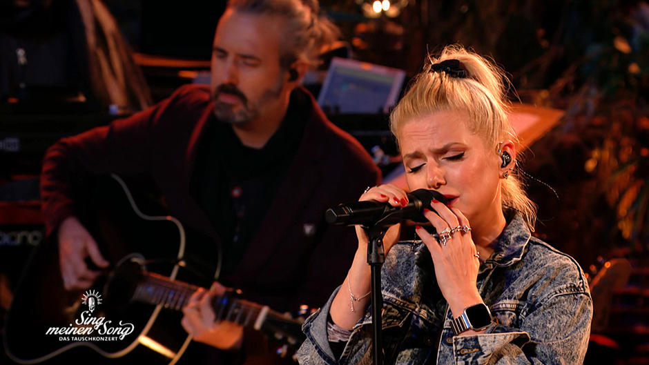 Jeanette mit ihrem neuen Song "Deine Geschichten" Jeanette mit ihrem neuen Song "Deine Geschichten"