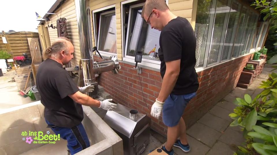 Jede Badewanne braucht warmes Wasser Jede Badewanne braucht warmes Wasser