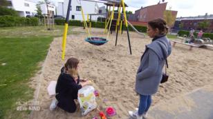 Roberta räumt ihrer Tochter vieles hinterher Roberta räumt ihrer Tochter vieles hinterher