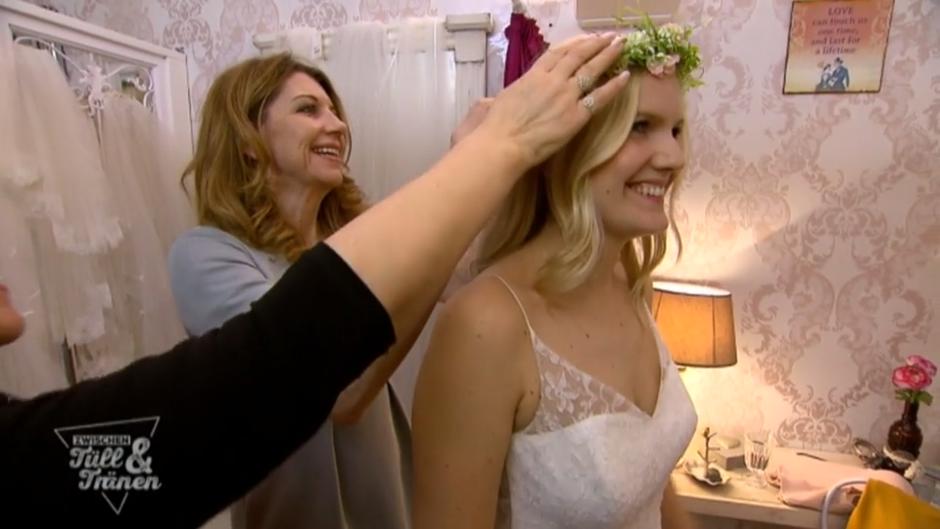 Romantik mit Blumen im Haar Romantik mit Blumen im Haar