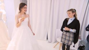 Braut Sarah wählt dasselbe Kleid wie der Profi Braut Sarah wählt dasselbe Kleid wie der Profi