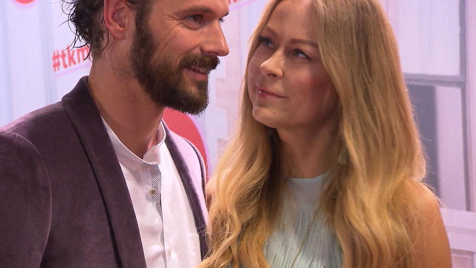Jenny Elvers zeigt sich mit neuem Freund Jenny Elvers zeigt sich mit neuem Freund