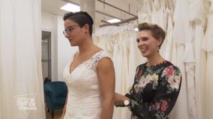 Der Zweiteiler passt zum Brautkleid der Verlobten Der Zweiteiler passt zum Brautkleid der Verlobten