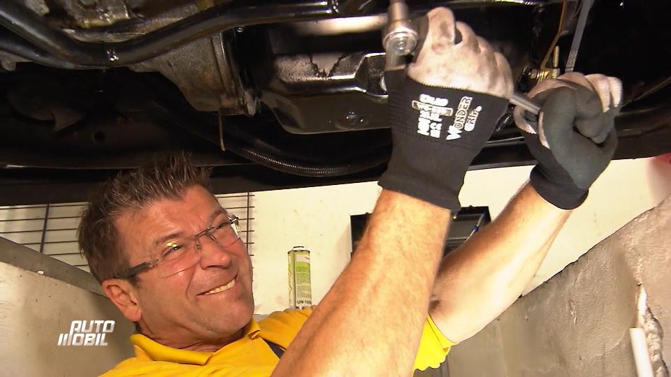Die Reparatur wird zum Kraftakt Die Reparatur wird zum Kraftakt