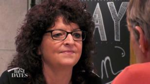 Martina und Peter tauschen tiefe Blicke aus Martina und Peter tauschen tiefe Blicke aus