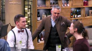 Romantische Blicke an der Bar Romantische Blicke an der Bar