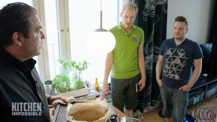 Juan Amador holt das "Kalakukko" zu früh aus dem Ofen Juan Amador holt das "Kalakukko" zu früh aus dem Ofen