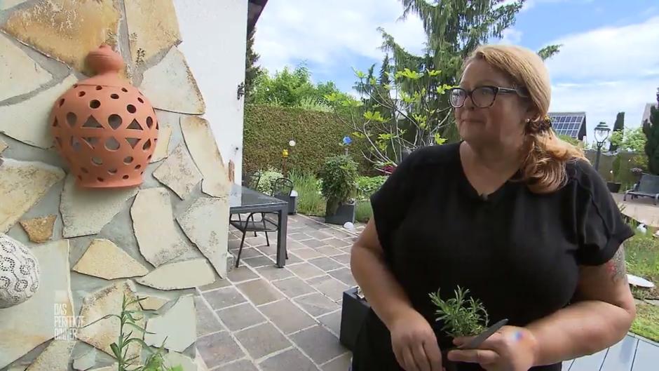 Claudia liebt ihren Garten Claudia liebt ihren Garten