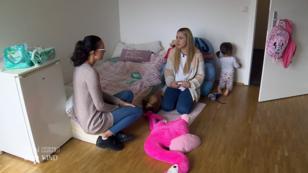 Ist Fernsehen oder Limo schlechter für Kinder? Ist Fernsehen oder Limo schlechter für Kinder?