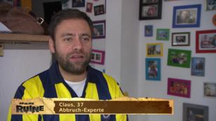 Claus mäkelt an Marens Schuhwerk Claus mäkelt an Marens Schuhwerk