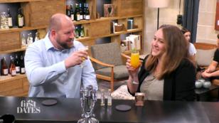 Kathi möchte nicht mit Dirk ins Hotel Kathi möchte nicht mit Dirk ins Hotel