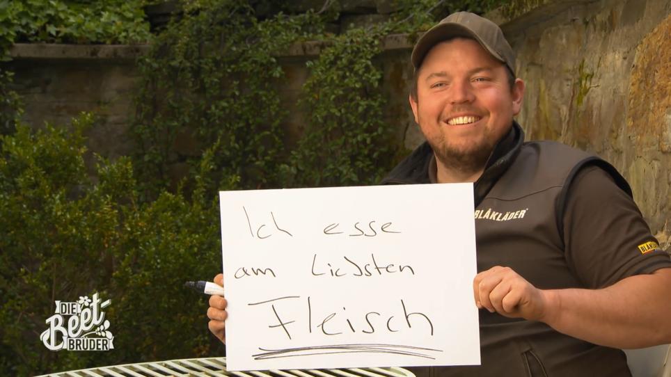 Für die Brüder gibt es sogar Fleisch Für die Brüder gibt es sogar Fleisch