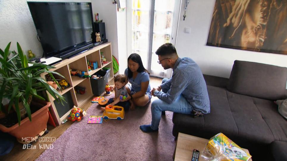 Sohn soll nur mit Spielzeug für Jungs spielen Sohn soll nur mit Spielzeug für Jungs spielen