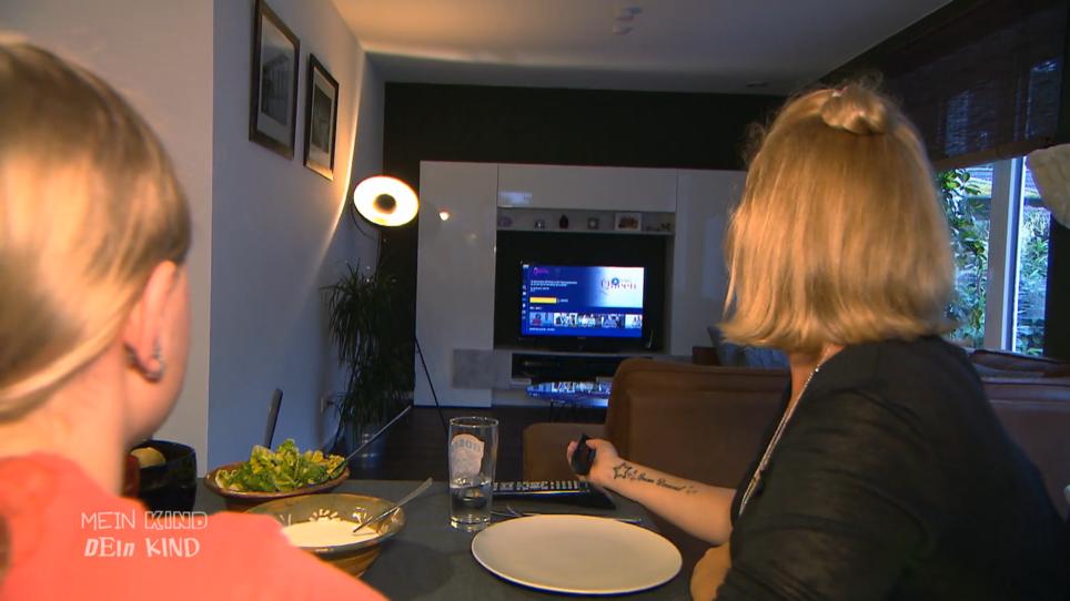 Katjas Fernseher ist beim Essen immer an Katjas Fernseher ist beim Essen immer an