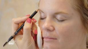Silvia wünscht sich ein natürliches Make-up Silvia wünscht sich ein natürliches Make-up