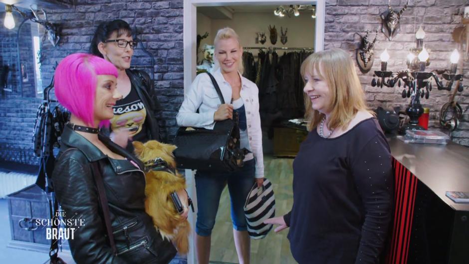 Sally sucht ein schwarzes Brautkleid Sally sucht ein schwarzes Brautkleid