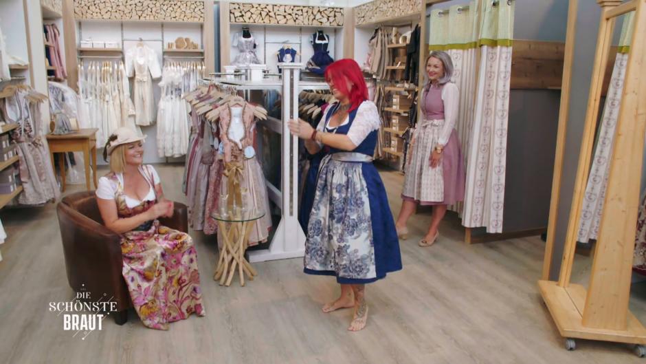 "Spaßbombe" Sina lässt es im Dirndl krachen "Spaßbombe" Sina lässt es im Dirndl krachen