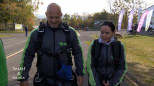 Detlef und Nicole auf dem Weg zum Flugzeug Detlef und Nicole auf dem Weg zum Flugzeug