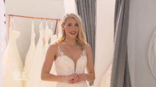 Linda gibt ihr 10-Punkte-Kleid auf Linda gibt ihr 10-Punkte-Kleid auf