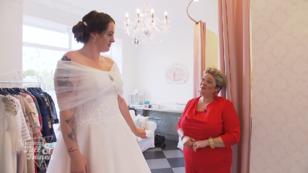 Dieses Kleid zum Schnüren ist wie gemacht für Feli Dieses Kleid zum Schnüren ist wie gemacht für Feli