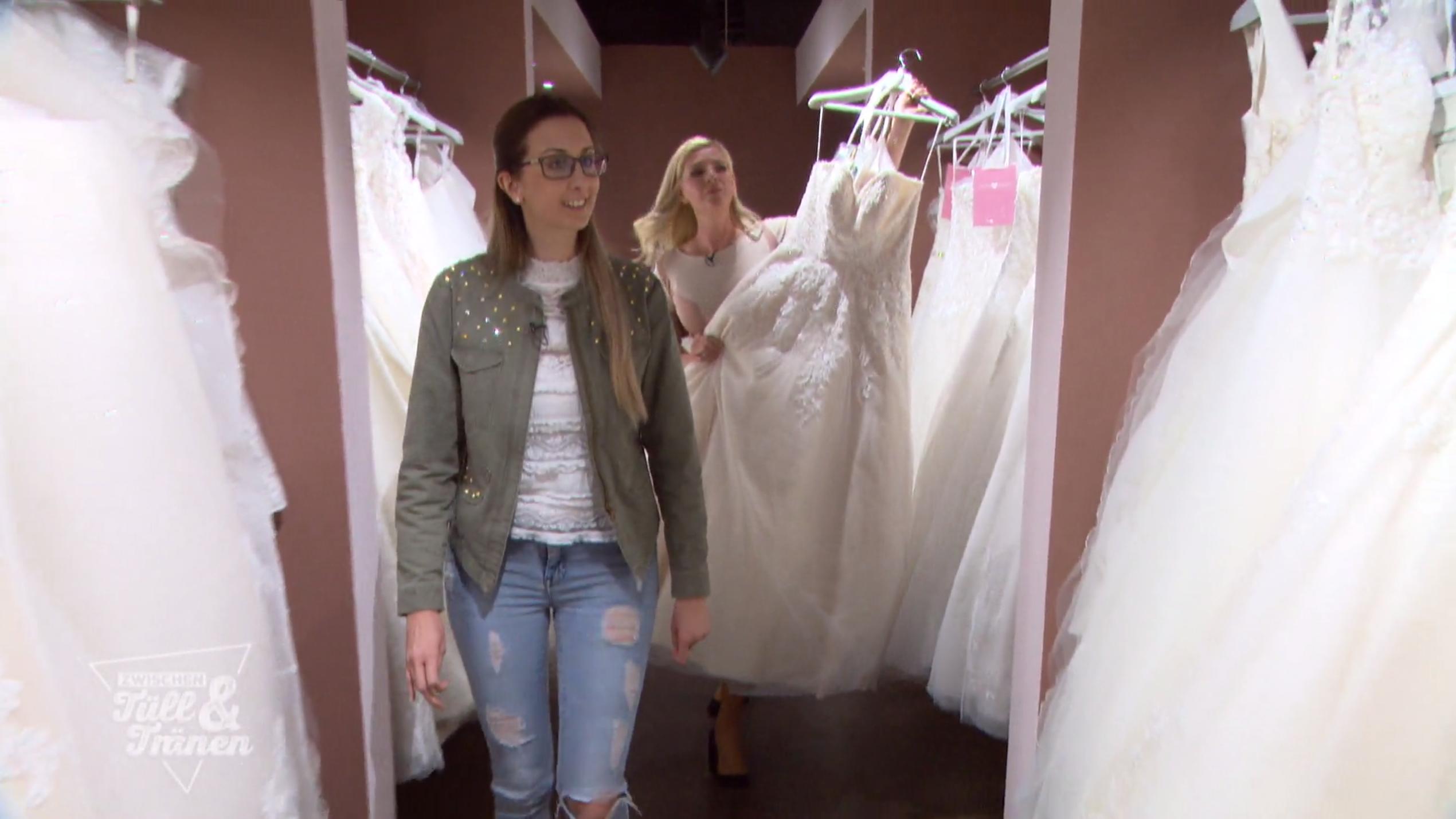 Isabell hat sich bereits in ein Kleid verliebt Isabell hat sich bereits in ein Kleid verliebt
