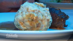 Knödel-Expertin Hannelore hat extra frisch gekocht Knödel-Expertin Hannelore hat extra frisch gekocht